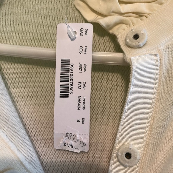 🏷️ j.crew cream color ruffle button snap cardigan - Picture 10 of 16